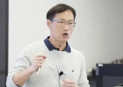 '간첩 혐의?'…자택 수사 후 해고된 교수 2주째 행방 묘연