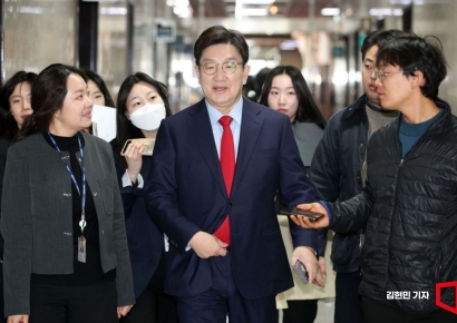 [포토] 대통령 탄핵선고일 출근하는 권성동 원내대표