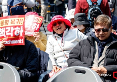 [포토] 슬퍼하는 윤 대통령 지지자들