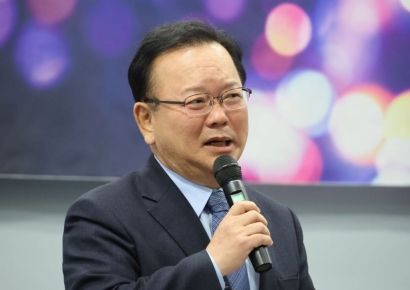 김부겸 "대선 경선 불참…정권교체 함께할 것"