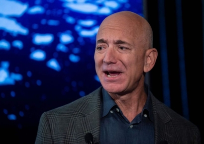 초호화 결혼식 초대까지…트럼프·머스크 불화에 '어부지리' 노리는 베이조스