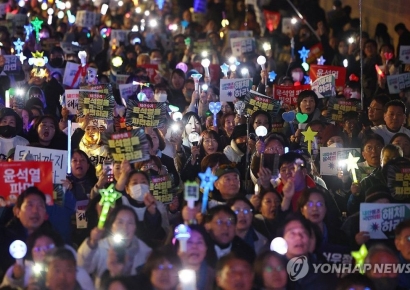 "탄핵 성공해도 일터는 안 변한다"… 직장인 10명 중 '절반'
