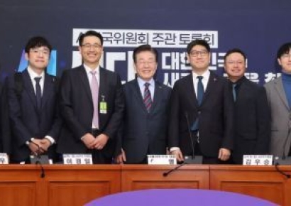 [특징주]솔트룩스, AI강국위원회 이재명 대표 양옆엔 솔트룩스·크라우드웍스