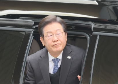 나경원, 李 대통령 재판 연기에 "법원이 드디어 무릎 꿇어"