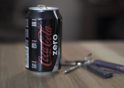 수 만년 '은둔 부족' 찾아가 콜라 준 美 유튜버 최후