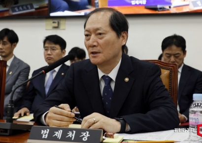 [포토] 이완규 "한덕수 결정 존중"…야당 사퇴 요구 '거부'