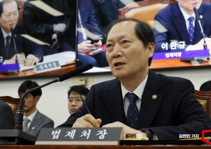 李대통령, '삼청동 안가 회동' 이완규 법제처장 면직 처리