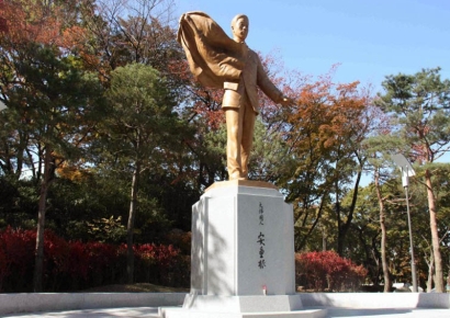 안중근부터 송중기까지…전국에 세워진 215개의 동상, 그 속사정은?[동상리포트]