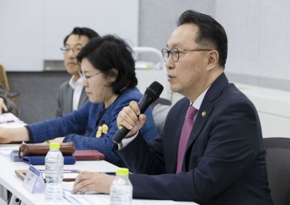 복지부 "의료기기·화장품 산업, 美 관세 조치 영향 최소화할 것"