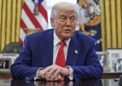 트럼프, 결국 韓 방위비 언급…관세 공세, '패키지 딜'로 압박