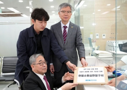 의협 "사직 전공의 '현역 미선발자' 분류, 위헌 명백…헌법소원 청구"