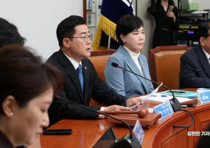 [포토] 박찬대 "경제 아니라 폭망이 국민의힘…석고대죄부터 하라"