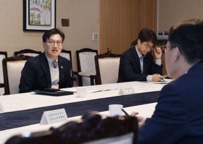 기재차관 "원료육 1만t, 계란가공품 4000t 긴급 할당관세"