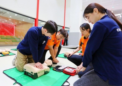 티웨이항공 승무원 대처로 기내 60대 심정지 승객 생명 구해