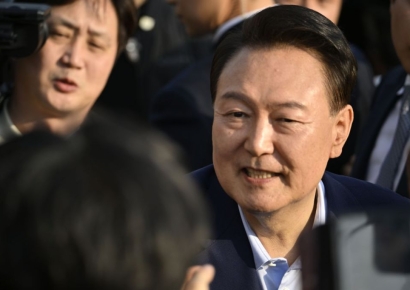 [속보]尹 "국민 한 사람으로 돌아가 나라와 국민 위한 새 길 찾을 것" 