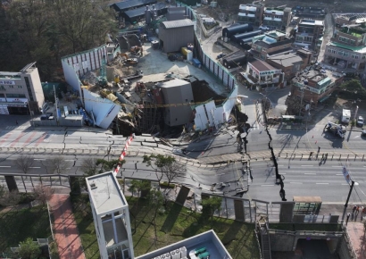 소방당국 "광명 붕괴사고 주변 추가 피해 우려…주민 2300여명 대피" 