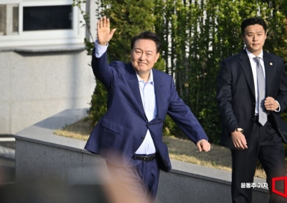 [속보]尹 "26년 검사 생활했는데 내란죄 논리 이해 안 돼"