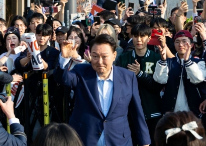 尹, 한남동 관저 퇴거해 사저 복귀…관저로 옮긴 지 886일 만(종합) 