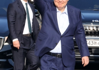 [포토] 윤 전 대통령 근접 경호하는 김성훈 경호 차장