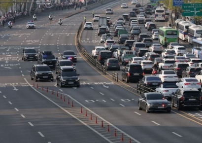 [포토] 서초동 사저로 향하는 차량