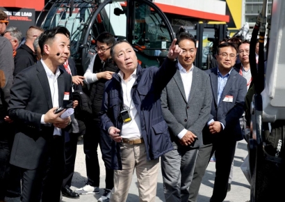 박정원 회장 "유럽은 두산밥캣 제2의 홈마켓… 혁신기술로 선도해야"