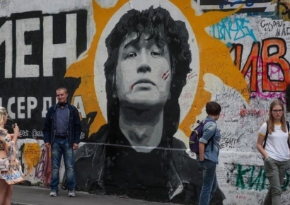 러 '전설적 로커' 빅토르 최 벽화에 스프레이…팬들 격분 