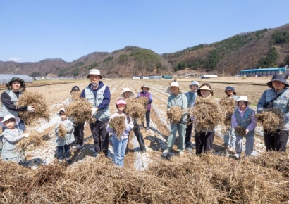 대한항공, 아시아나항공 임직원과 1사 1촌 마을서 봉사활동