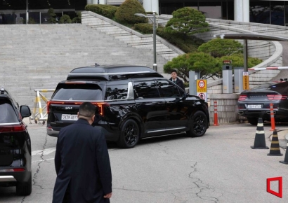 [포토] 윤석열 전 대통령, 결국 차량으로 법원 출석