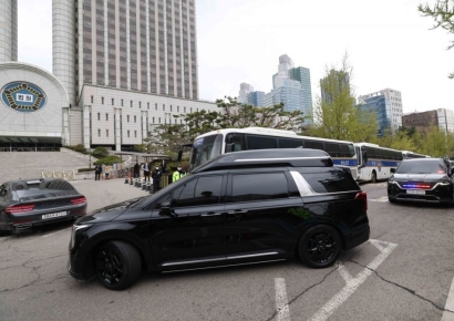 [포토] 차량 이용해 법원 출석하는 윤석열 전 대통령