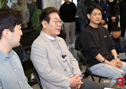 [포토] 퓨리오사AI 찾아 발언하는 이재명 민주당 대선 예비후보