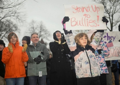 트럼프, 정책 반기든 하버드대에 '면세지위 박탈' 위협