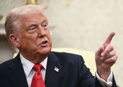 '양치기 영감' 트럼프, 폰·PC 이어 이번엔 車 부품 관세 면제 시사(종합)