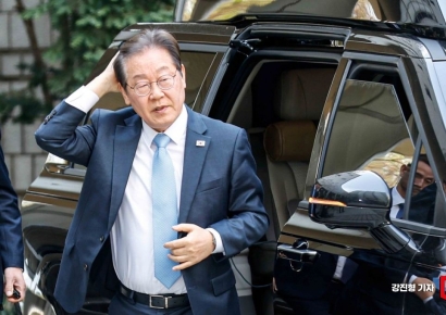 [포토] 서울중앙지법 도착한 이재명 전 대표