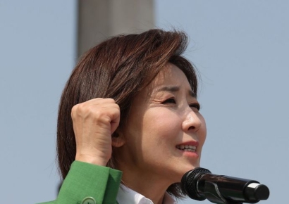 나경원 캠프에 '친윤' 다수 합류…정책총괄본부장 이만희