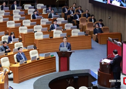 '尹 핵무장론' 민감국가 지정설…최 부총리 "전부 다 사실무근"