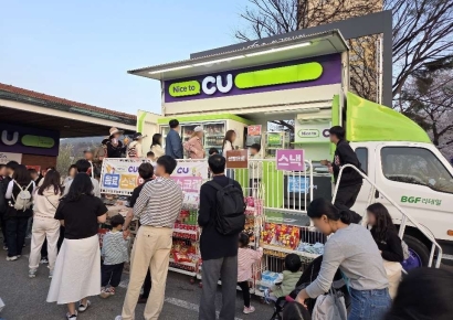"꽃구경하세요, 바퀴 달린 편의점이 알아서 찾아갑니다"…매출 768% '쑥'