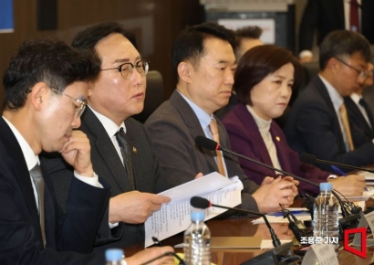 [포토] 미 관세조치 대응 관련 발언하는 정인교 본부장