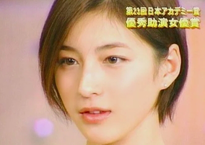 간호사 폭행 혐의 日 '국민 여동생' 석방…"고개 숙여 사죄"