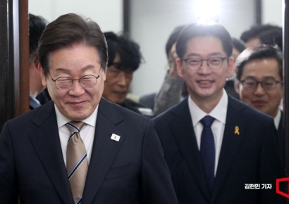 [포토] 공명선거 서약식 참석하는 민주당 경선 주자들