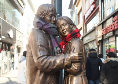 살아있는 자들은 어떻게 동상이 됐나[동상리포트]