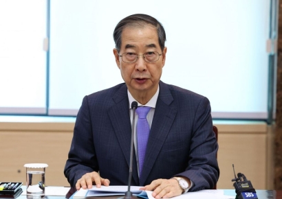 韓대행, 대선출마 여부에 "아직 결정하지 않아…노코멘트"  