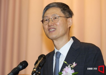 '尹 파면' 문형배, 서울시립대 로스쿨 강단 서나…"고민 중"