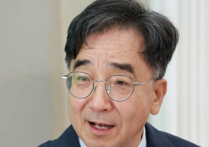 [소종섭의 속터뷰]유종일 "이재명 '성장 전략 짜 달라' 전화"