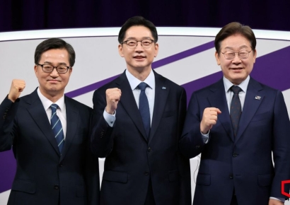 [포토] 이재명-김경수-김동연, 민주당 대선 경선 후보 첫 TV 토론회