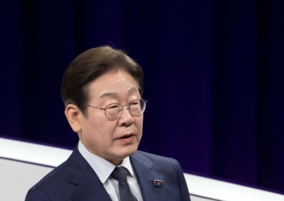 이재명, 의료 정책 공약 발표…"의대 정원 합리화"