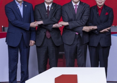 국힘 대선 첫 토론회…安 "트럼프와 동문" 金 "깨끗한 김문수"