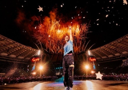 '탄핵 전문 밴드' 콜드플레이 "한국 올 때마다 대통령 없어"