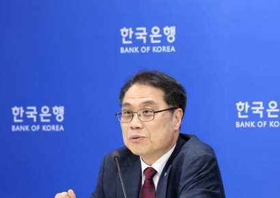 "스테이블코인, 별도 규제체계 필요…실물 화폐 사라질 일 없다"