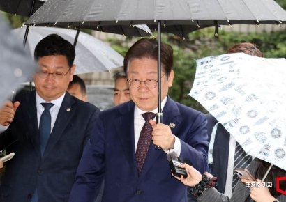[포토] 법원 출석하는 이재명 전 대표