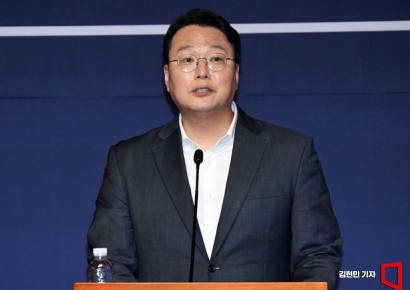 천하람, '윤버지' 사진에 "8대 0으로 져놓고…尹, 얼마나 외롭고 비참한가"